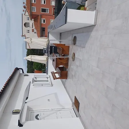 Fuer 4 Personen 1 Kind Ca, 95 M Sup2 In Pula, Istrien Und Umgebung *